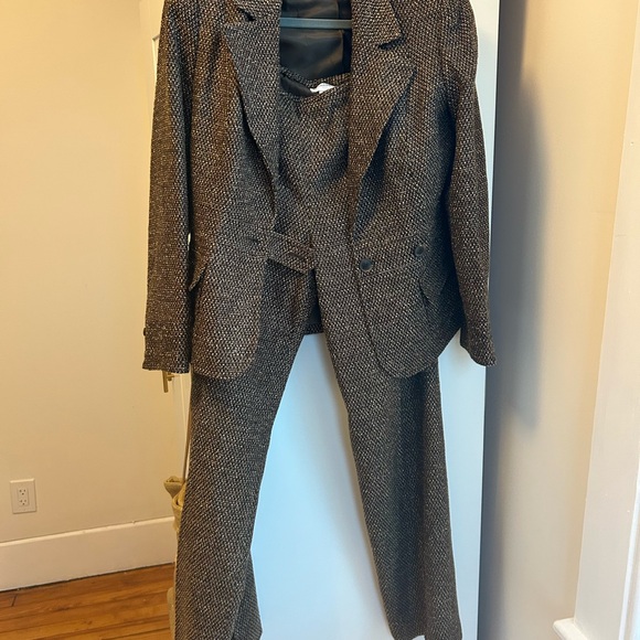 Sag Harbor Dark Brown Suit - Picture 2 of 10